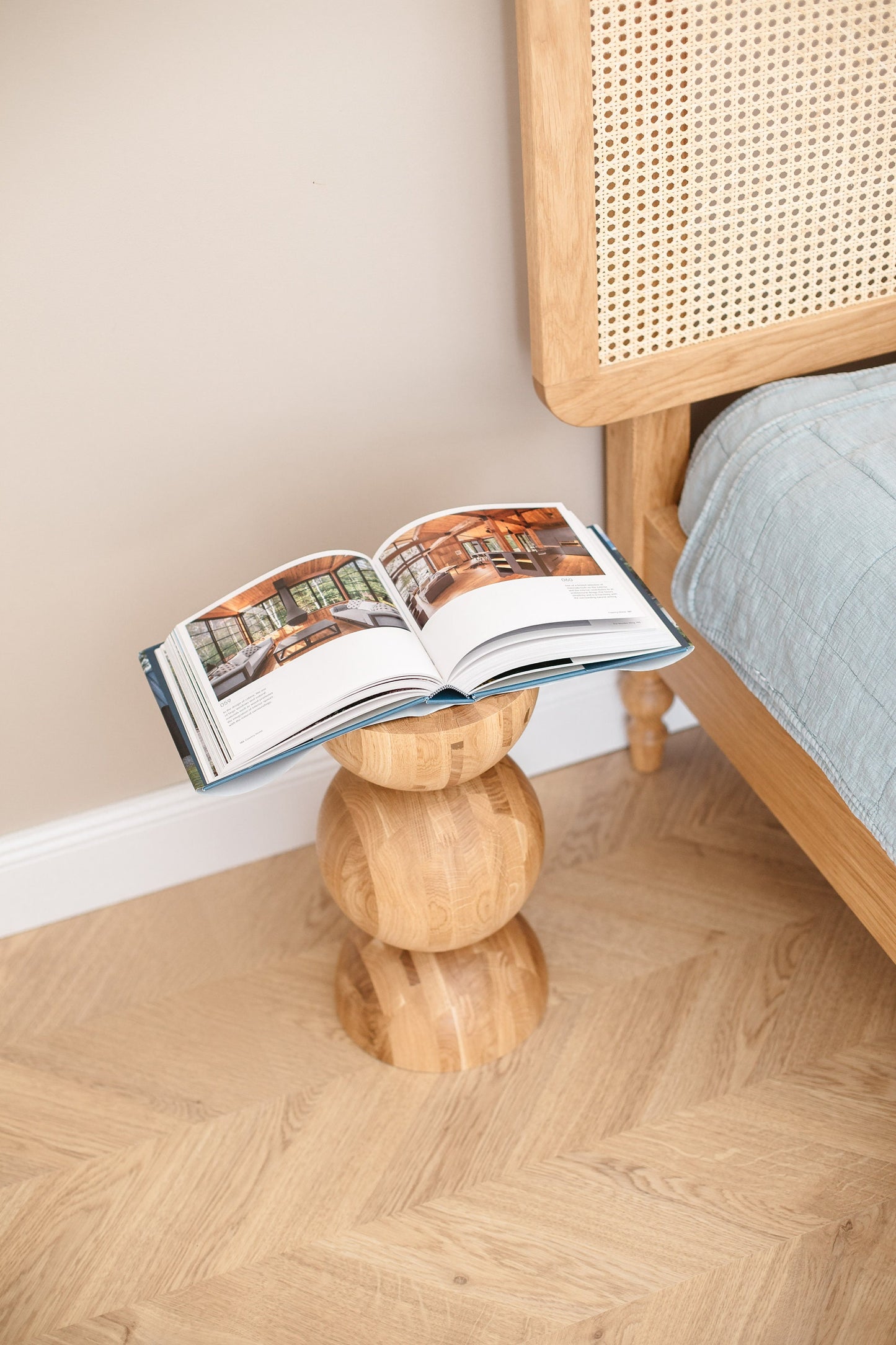 Handmade Wooden Nightstand – Solid Wood with Elegant Sphere Detail H400 mm