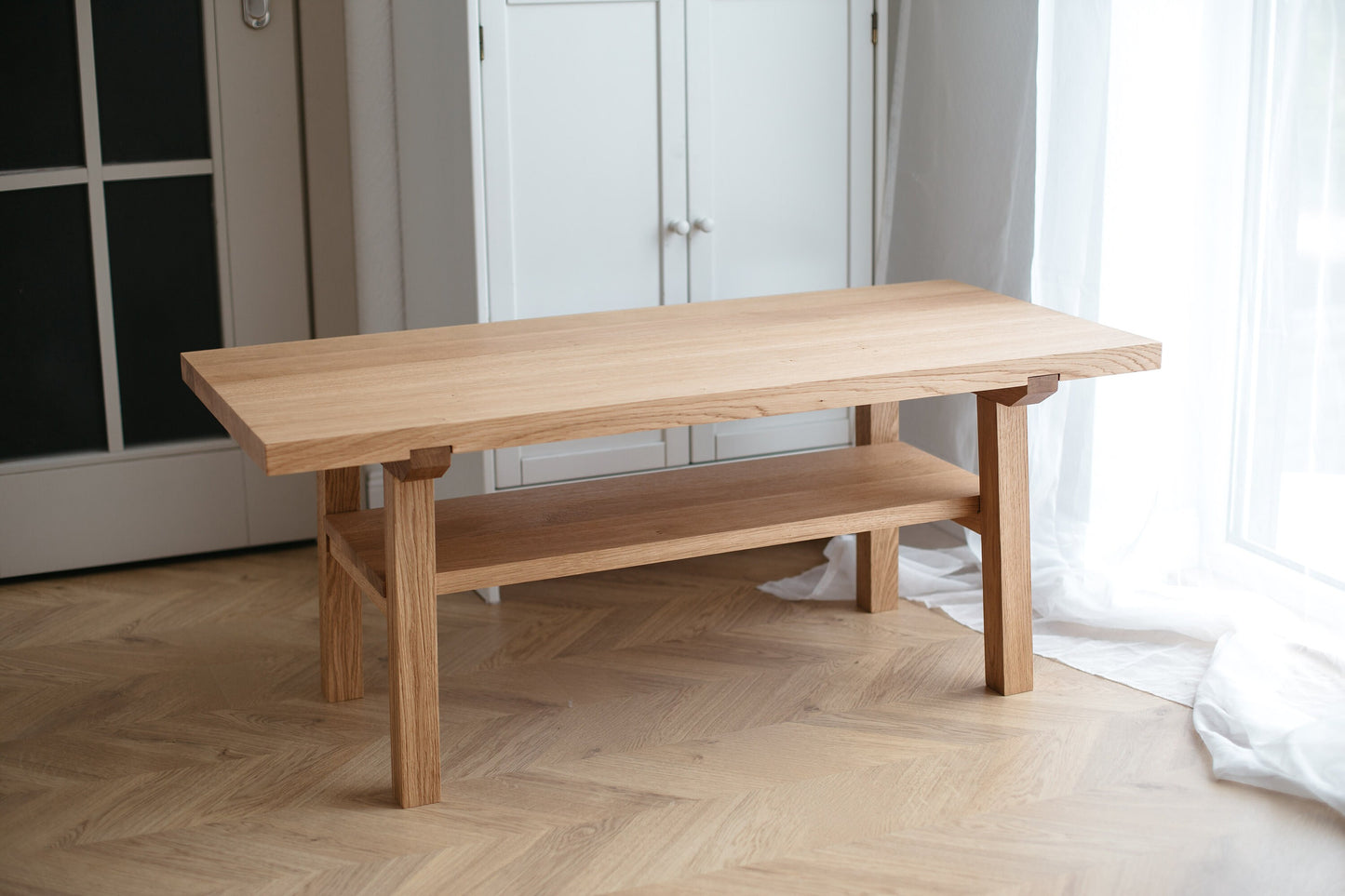 Couchtisch im skandinavischen Stil – handgefertigtes Design aus natürlicher Eiche
