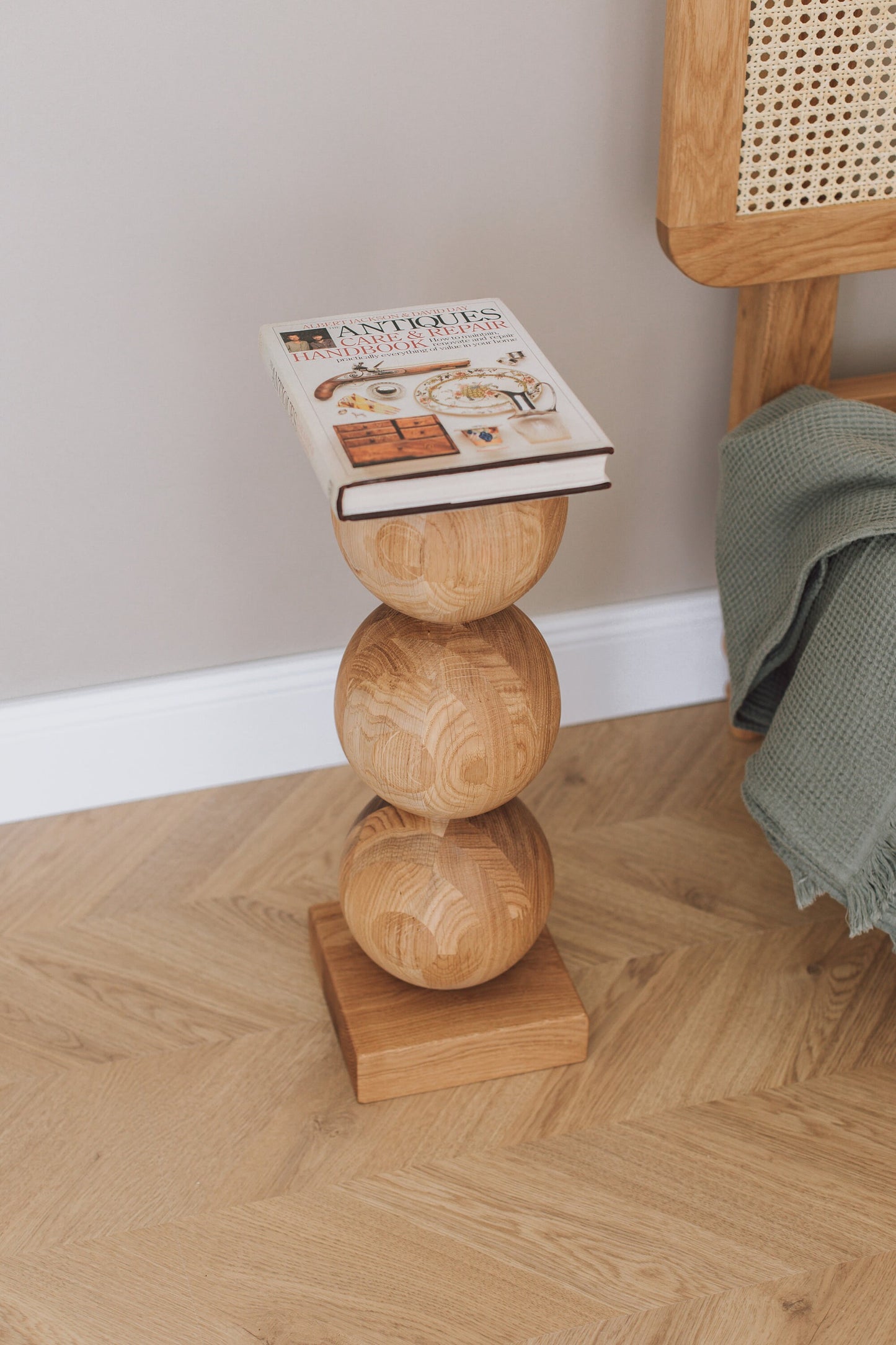 Elegant Bedside Table – Handcrafted Wood with Central Sphere Accent H495 mm