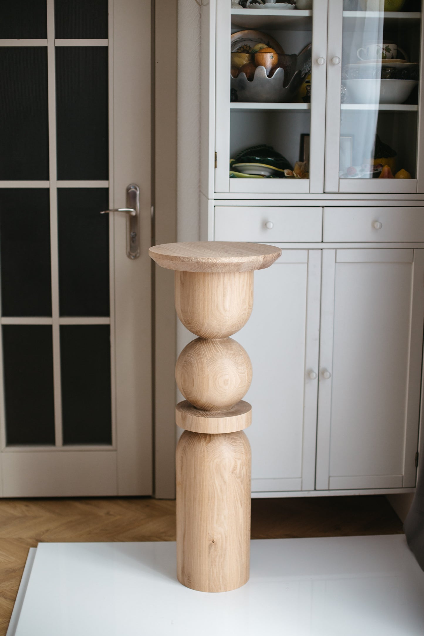 Stylish Wooden Pedestal: Perfect as a Side Table or Plant Holder H900 mm