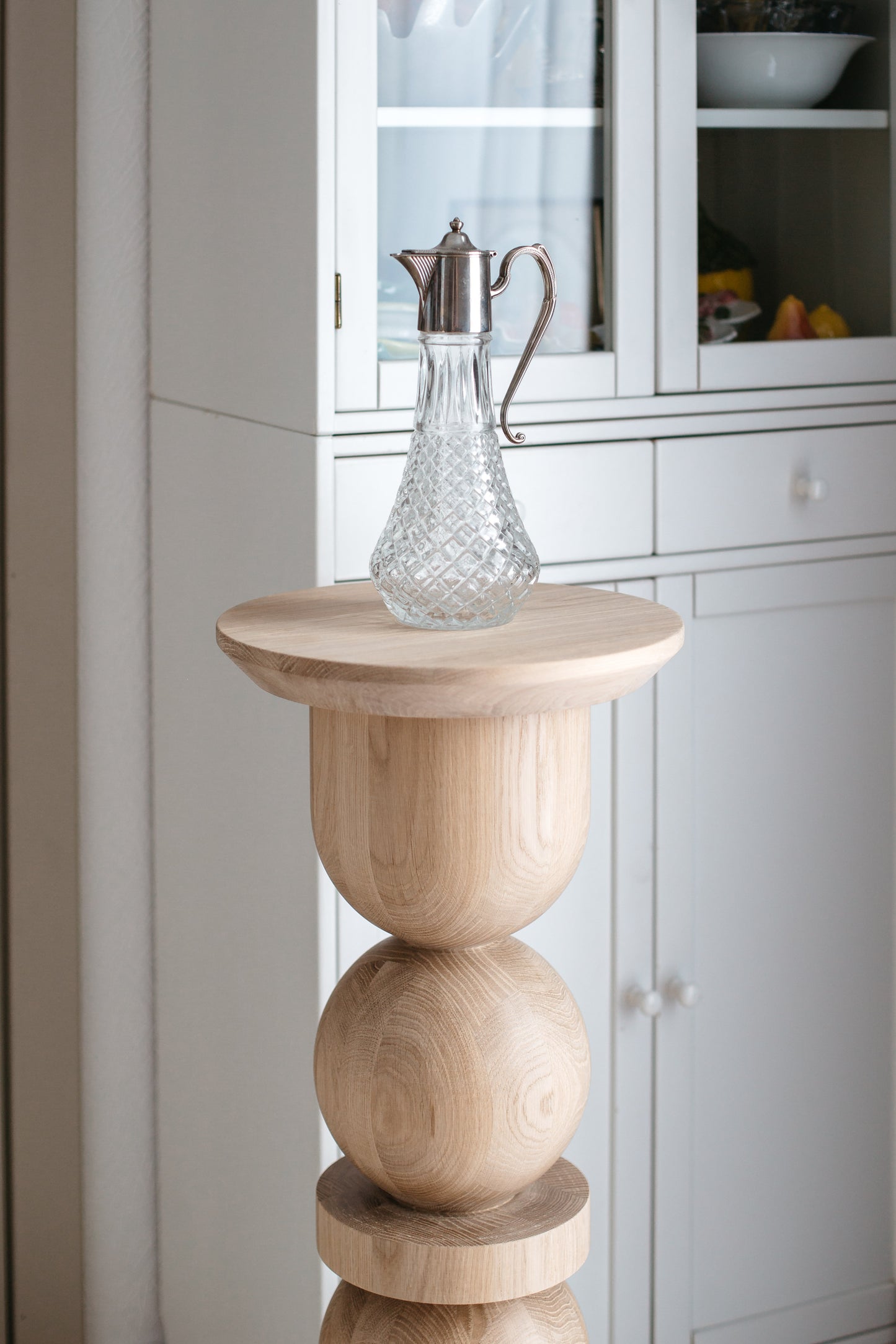 Stylish Wooden Pedestal: Perfect as a Side Table or Plant Holder H900 mm