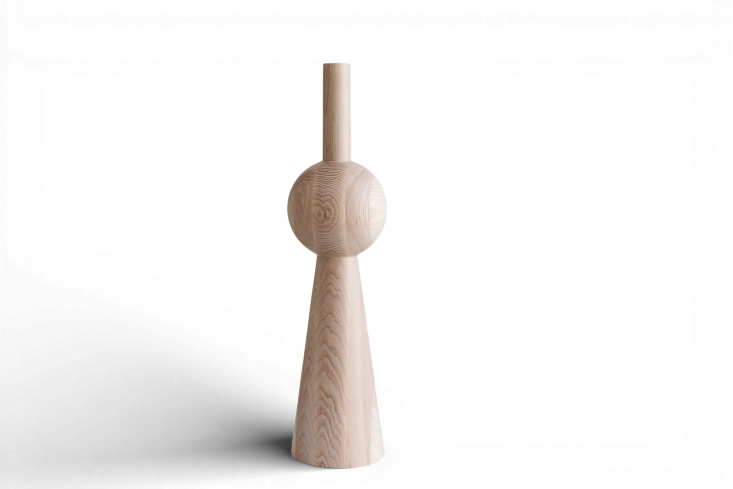 Konisches Möbelbein aus Holz mit Kugeldetail – Drechseldesign, H670 mm