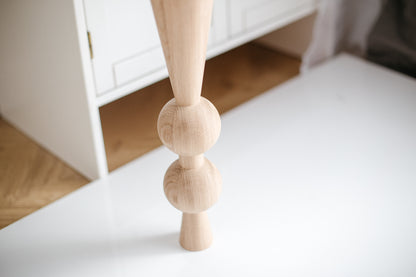 Pied de table basse en bois naturel avec sphère, H500 mm