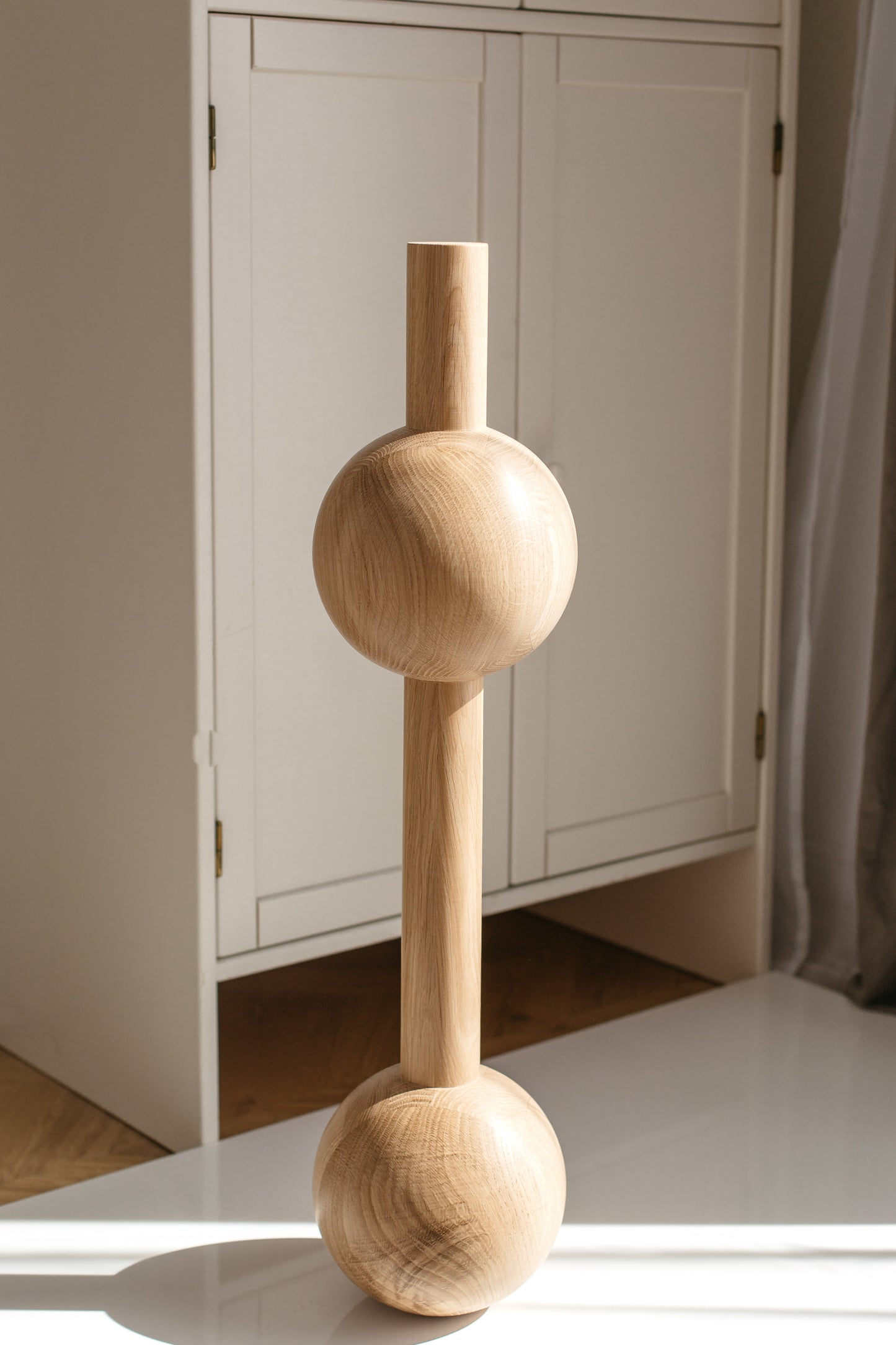 Wooden Furniture Leg with Double Sphere Detail – Lathe-Turned Design, H710 mm